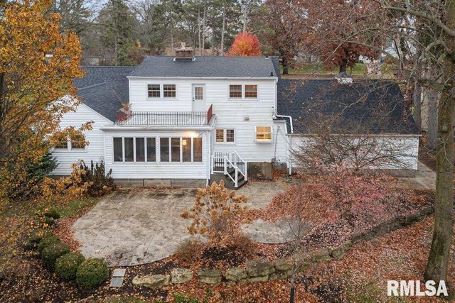 777 25th Ave Ct Court, Moline, IL 61265