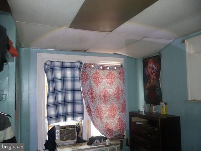 5502 WESTFORD RD, Philadelphia, PA 19120