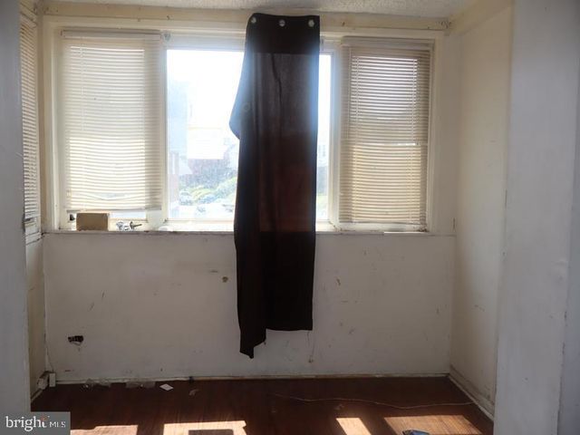 5502 WESTFORD RD, Philadelphia, PA 19120
