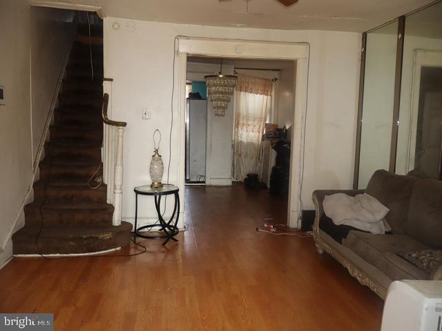 5502 WESTFORD RD, Philadelphia, PA 19120