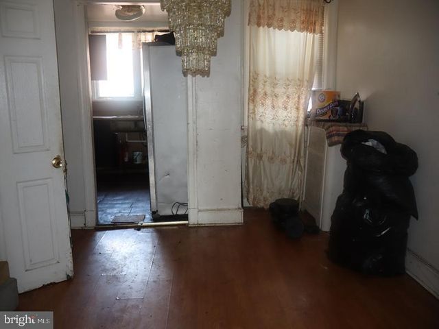 5502 WESTFORD RD, Philadelphia, PA 19120