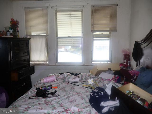 5502 WESTFORD RD, Philadelphia, PA 19120