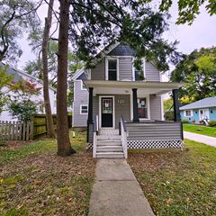 121 4th Street, Libertyville, IL 60048