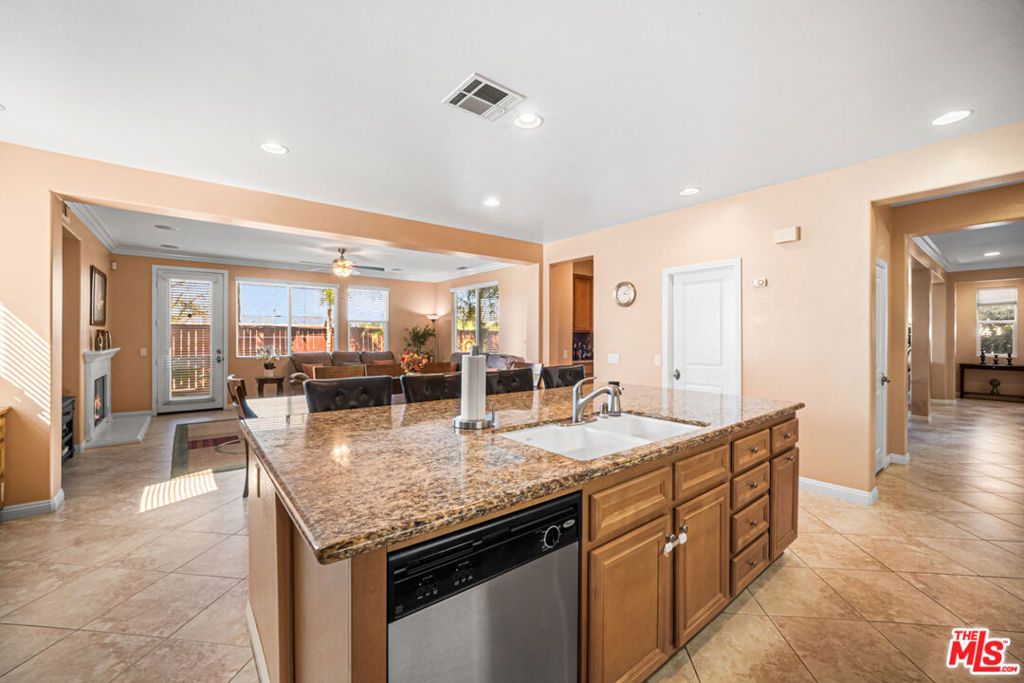 Image 19 of property listing at 25340 Coral Canyon Road, Corona, CA 92883