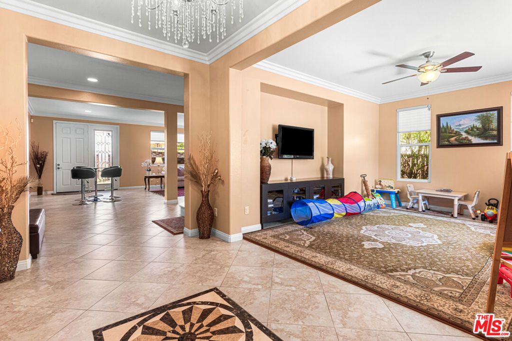 Image 7 of property listing at 25340 Coral Canyon Road, Corona, CA 92883