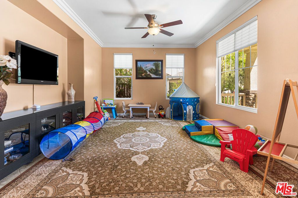 Image 8 of property listing at 25340 Coral Canyon Road, Corona, CA 92883