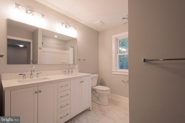 21 MANOR RD, Paoli, PA 19301