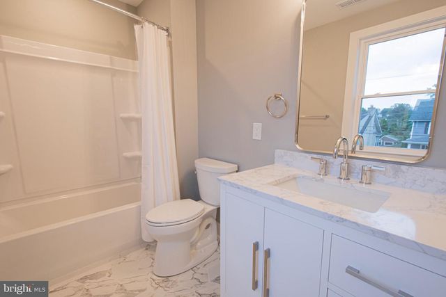 21 MANOR RD, Paoli, PA 19301