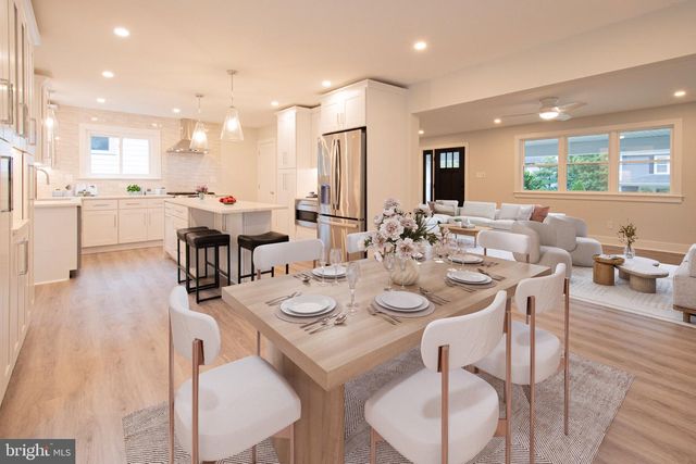 21 MANOR RD, Paoli, PA 19301