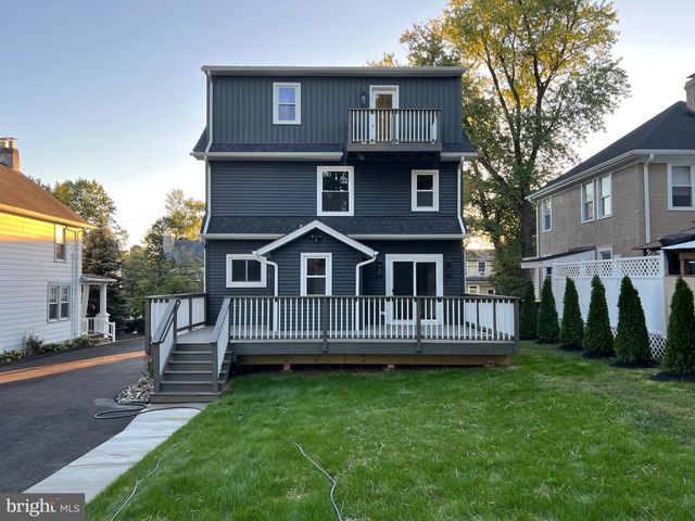 21 MANOR RD, Paoli, PA 19301