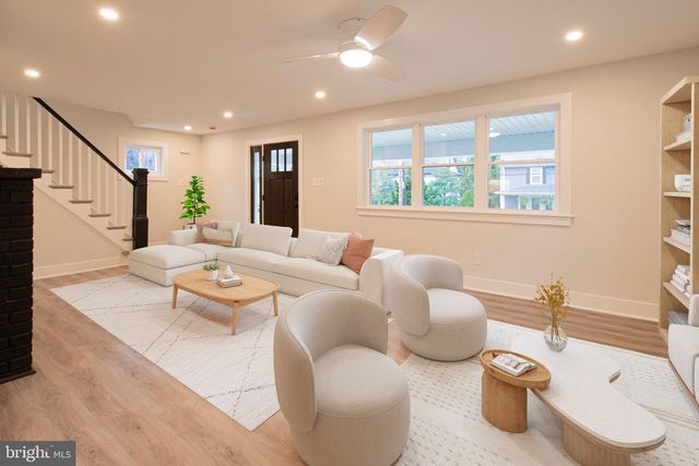 21 MANOR RD, Paoli, PA 19301