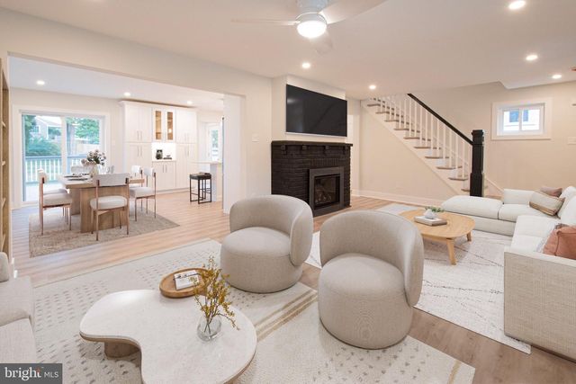 21 MANOR RD, Paoli, PA 19301