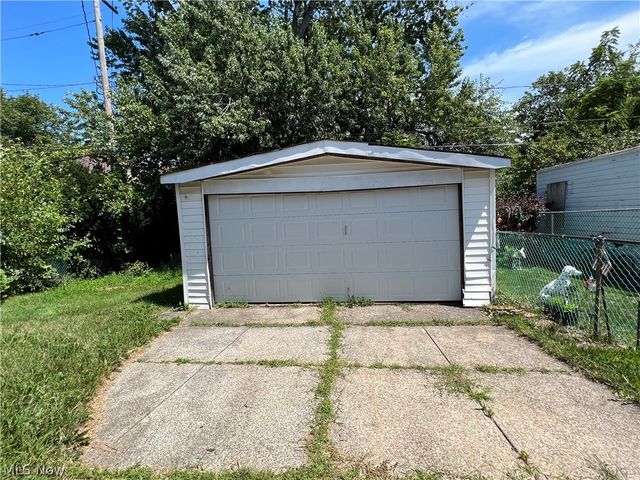 3227 W 114th Street, Cleveland, OH 44111
