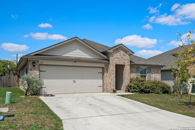 723 ARMADILLO DR, Seguin, TX 78155