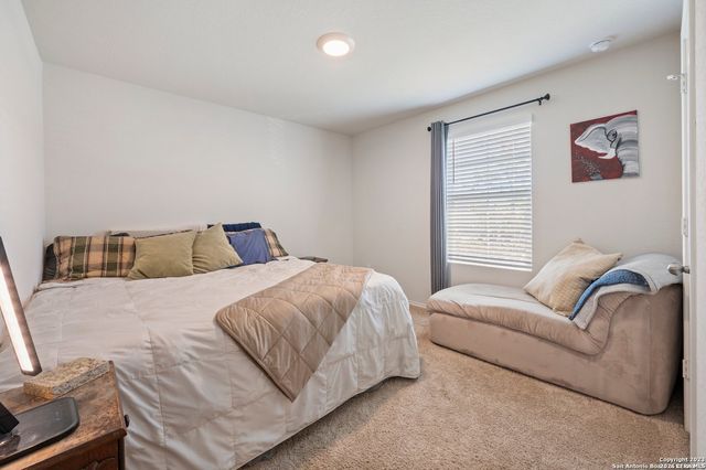 723 ARMADILLO DR, Seguin, TX 78155