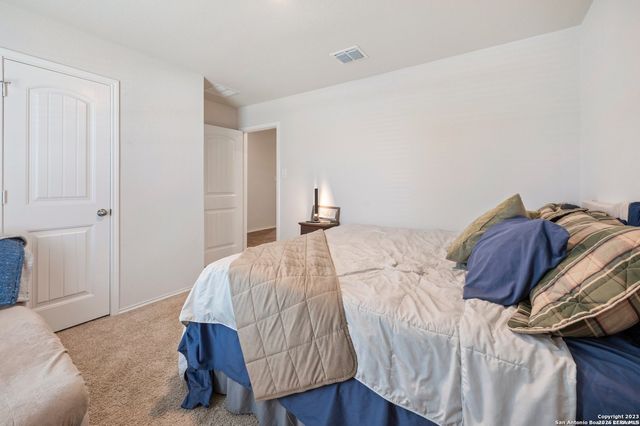 723 ARMADILLO DR, Seguin, TX 78155