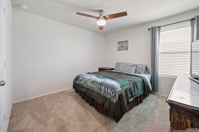 723 ARMADILLO DR, Seguin, TX 78155