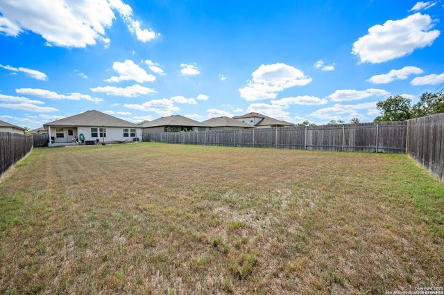 723 ARMADILLO DR, Seguin, TX 78155