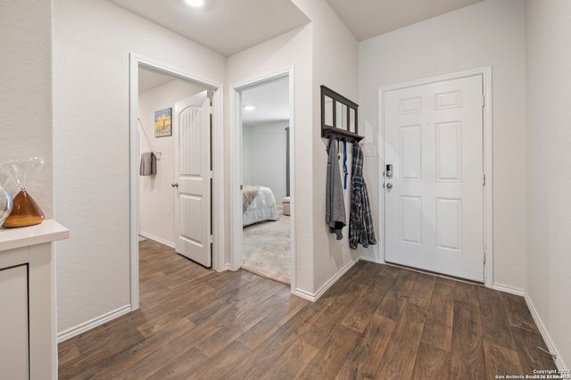 723 ARMADILLO DR, Seguin, TX 78155