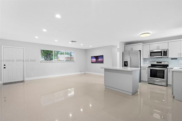 1472 NE 62nd St 1472, Fort Lauderdale, FL 33334