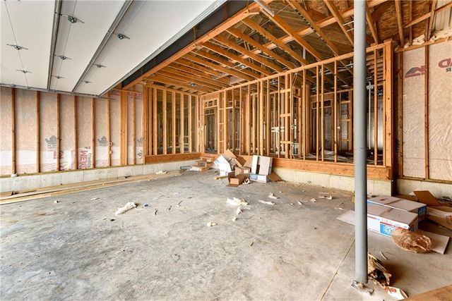 305 SW 17th Street, Oak Grove, MO 64075