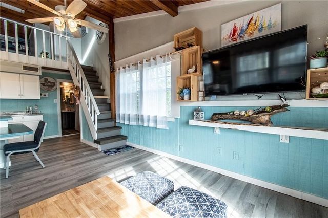 938 E Lakeside Dr, Corpus Christi, TX 78418