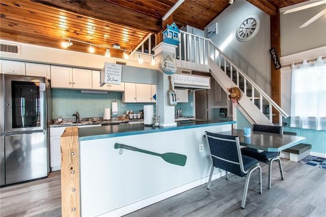 938 E Lakeside Dr, Corpus Christi, TX 78418