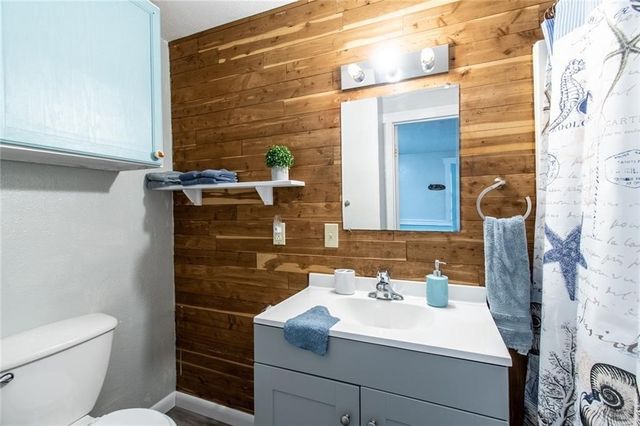 938 E Lakeside Dr, Corpus Christi, TX 78418