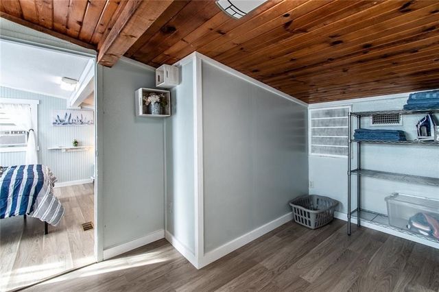 938 E Lakeside Dr, Corpus Christi, TX 78418