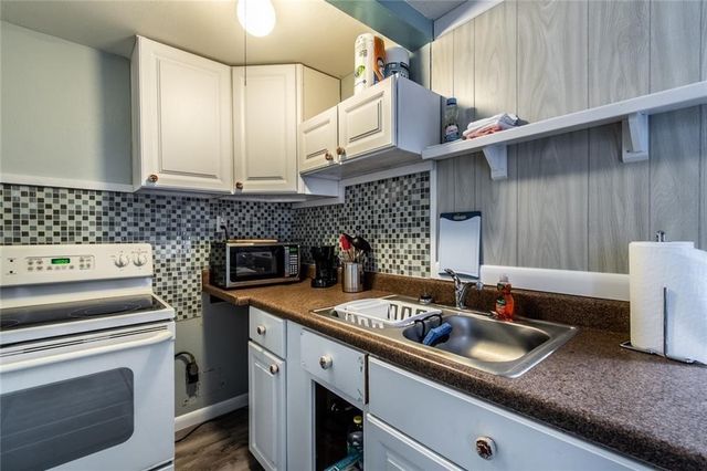 938 E Lakeside Dr, Corpus Christi, TX 78418