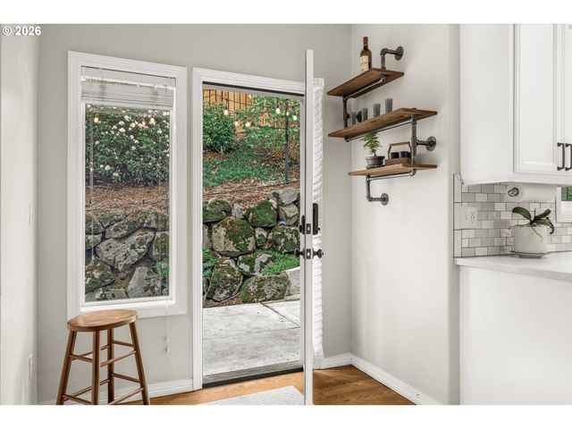 16093 Se GOOSEHOLLOW Dr, Damascus, OR 97089