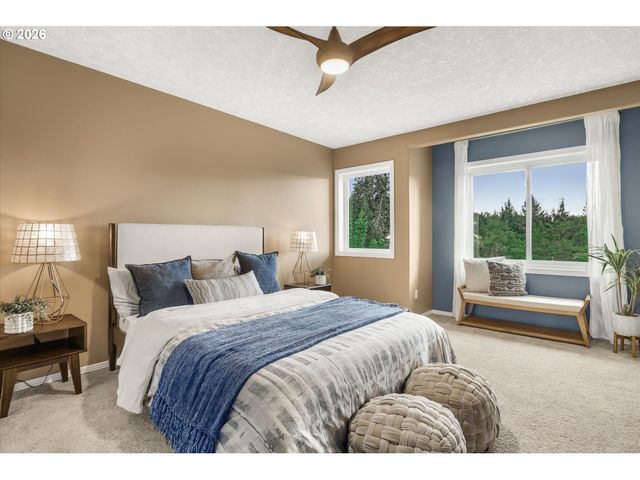 16093 Se GOOSEHOLLOW Dr, Damascus, OR 97089