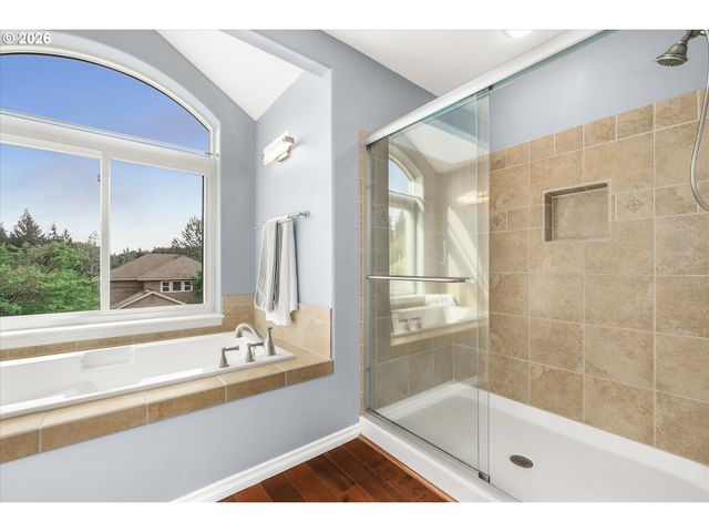 16093 Se GOOSEHOLLOW Dr, Damascus, OR 97089