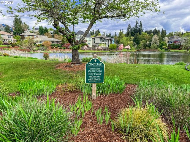 16093 Se GOOSEHOLLOW Dr, Damascus, OR 97089