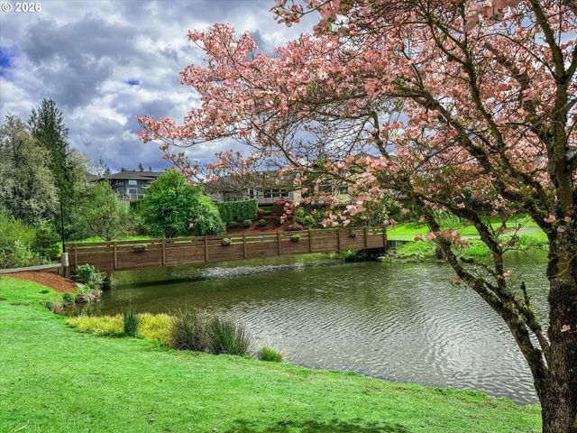 16093 Se GOOSEHOLLOW Dr, Damascus, OR 97089