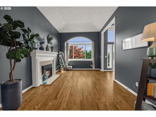 16093 Se GOOSEHOLLOW Dr, Damascus, OR 97089