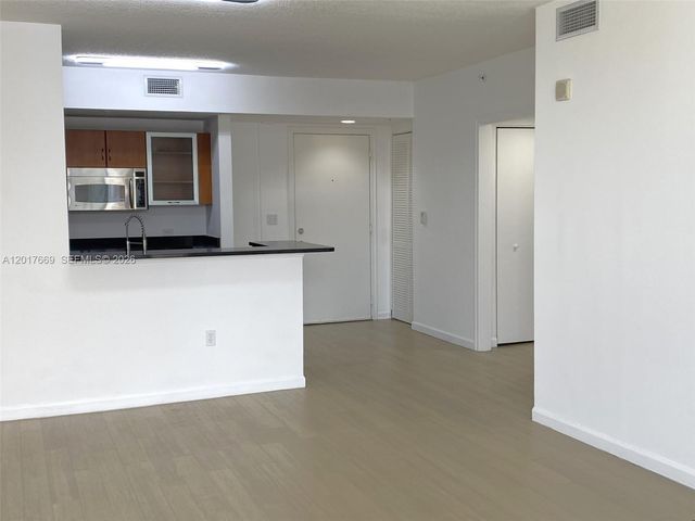 18800 NE 29th Ave 1028, Aventura, FL 33180