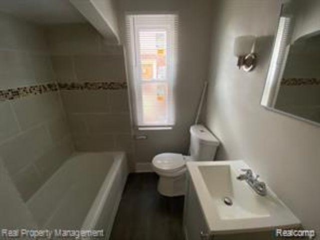 13614 Ashton Road, Detroit, MI 48223