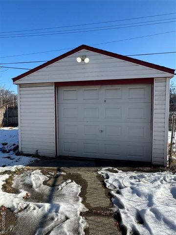 13614 Ashton Road, Detroit, MI 48223