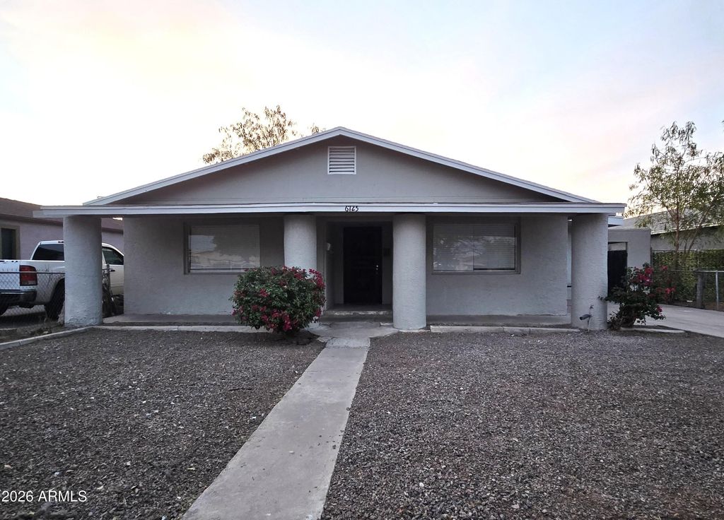 6725 N 55TH Drive, Glendale, AZ 85301