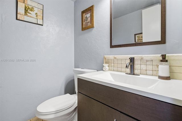 5501 Lakeside Drive 204, Margate, FL 33063