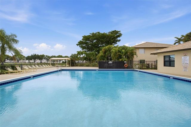 5501 Lakeside Drive 204, Margate, FL 33063