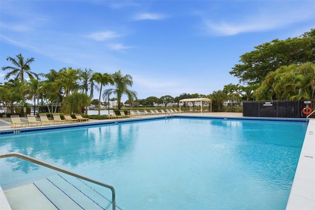 5501 Lakeside Drive 204, Margate, FL 33063