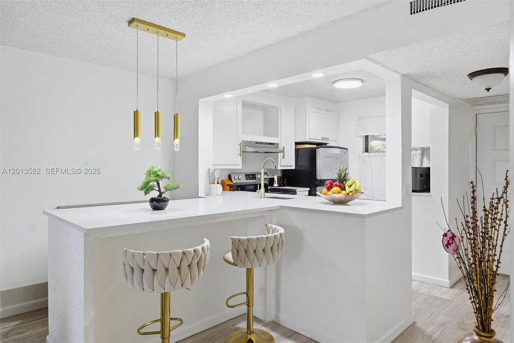 5501 Lakeside Drive 204, Margate, FL 33063