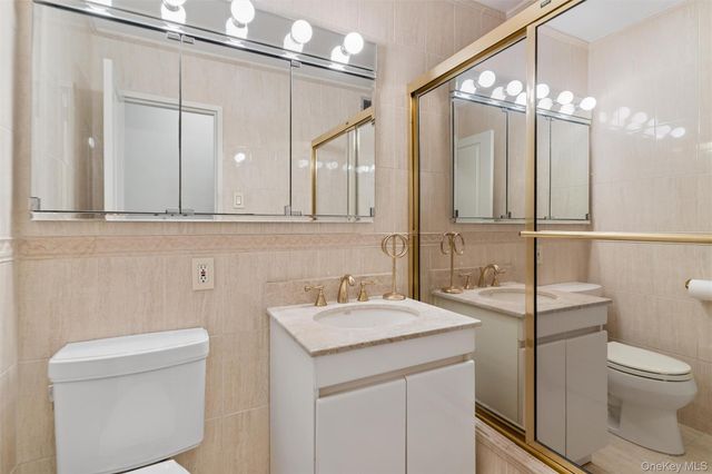 17-85 215th Street 15M, Bayside, NY 11360