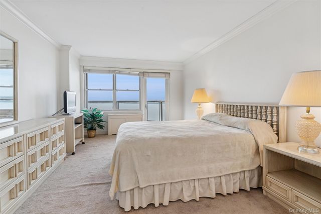 17-85 215th Street 15M, Bayside, NY 11360