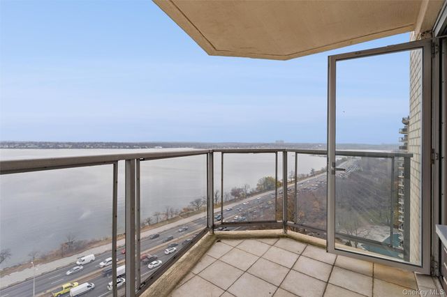 17-85 215th Street 15M, Bayside, NY 11360