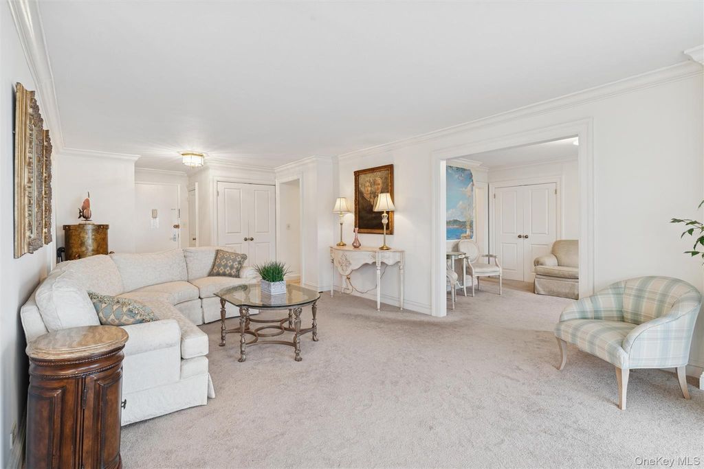 17-85 215th Street 15M, Bayside, NY 11360 — photo 5