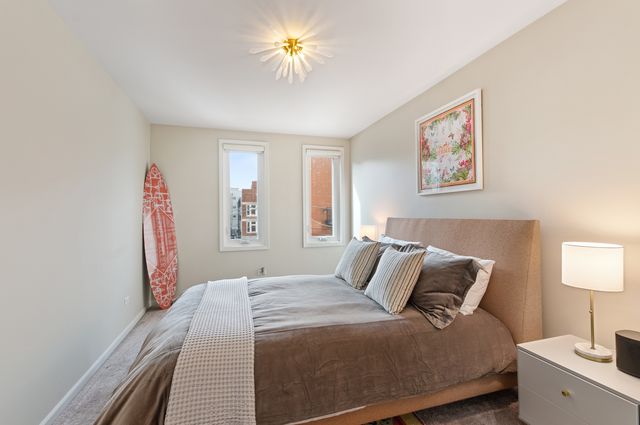 1527 W Pearson Street, Chicago, IL 60642