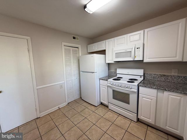 733 BELLOWS AVE, Fredericksburg, VA 22405